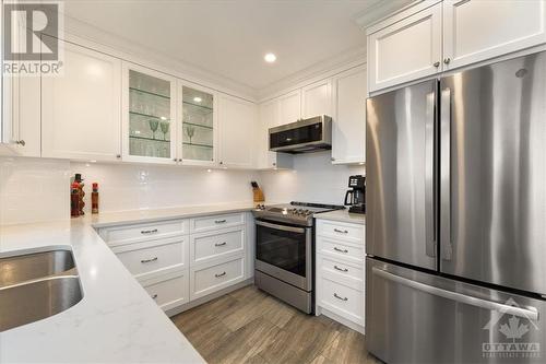 1510 Riverside Drive Unit#804, Ottawa, ON - Indoor Photo Showing Kitchen With Double Sink With Upgraded Kitchen