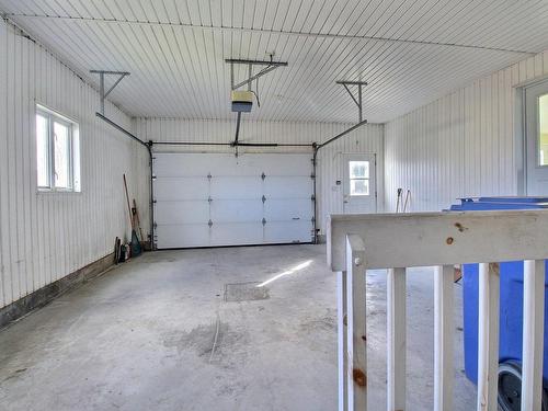 Garage - 12 Boul. Bernard, Saint-Éphrem-De-Beauce, QC - Indoor Photo Showing Garage