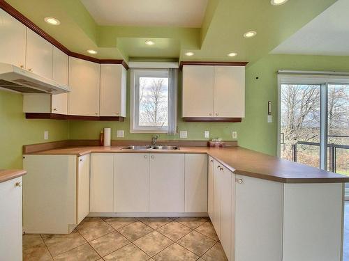 Kitchen - 12 Boul. Bernard, Saint-Éphrem-De-Beauce, QC - Indoor Photo Showing Kitchen With Double Sink