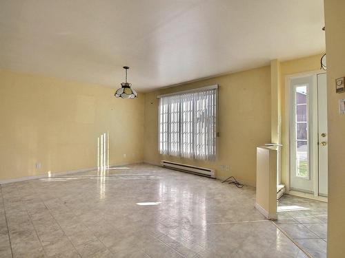 Living room - 12 Boul. Bernard, Saint-Éphrem-De-Beauce, QC - Indoor Photo Showing Other Room