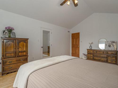 Master bedroom - 2780 Rue Du Manège, Hatley - Canton, QC - Indoor Photo Showing Bedroom