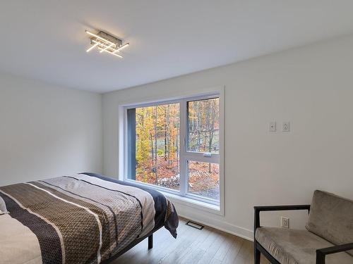 Chambre Ã  coucher principale - 80 Ch. Du Domaine-Forget, Saint-Donat, QC - Indoor Photo Showing Bedroom