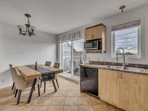 Kitchen - 22 Place Philippe, Saint-Lambert-De-Lauzon, QC - Indoor