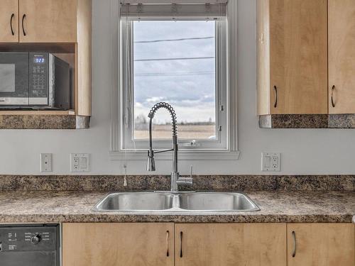 Kitchen - 22 Place Philippe, Saint-Lambert-De-Lauzon, QC - Indoor Photo Showing Kitchen With Double Sink