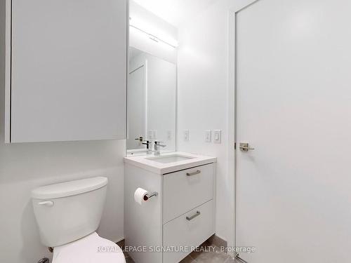 1002-55 Ontario St, Toronto, ON - Indoor Photo Showing Bathroom