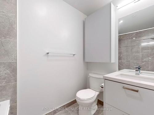 1002-55 Ontario St, Toronto, ON - Indoor Photo Showing Bathroom