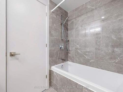 1002-55 Ontario St, Toronto, ON - Indoor Photo Showing Bathroom