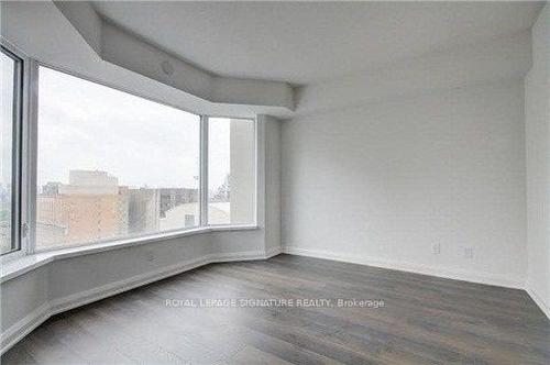 2013-155 Yorkville Ave, Toronto, ON - Indoor Photo Showing Other Room