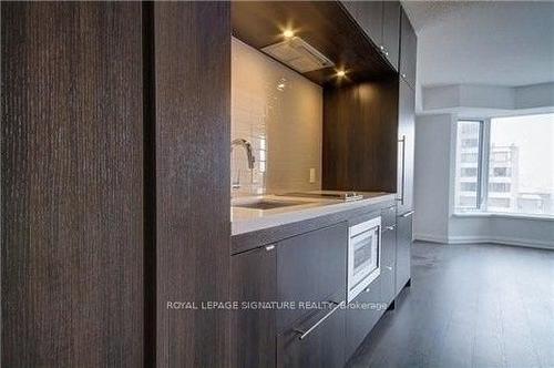 2013-155 Yorkville Ave, Toronto, ON - Indoor