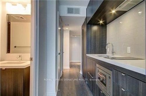 2013-155 Yorkville Avenue, Toronto, ON - Indoor Photo Showing Bathroom