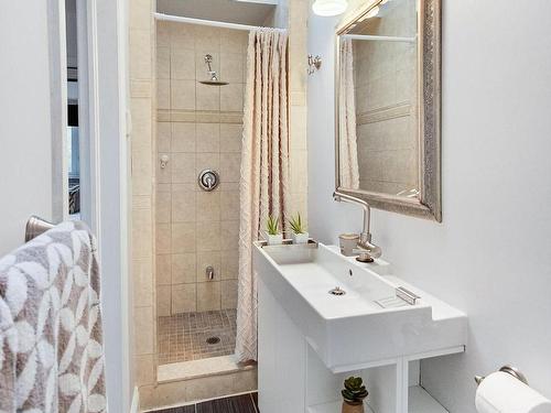 22 Thyra Ave, Toronto, ON - Indoor Photo Showing Bathroom