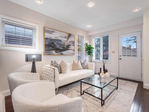 9 Westbrook Ave, Toronto, ON - Indoor Photo Showing Living Room