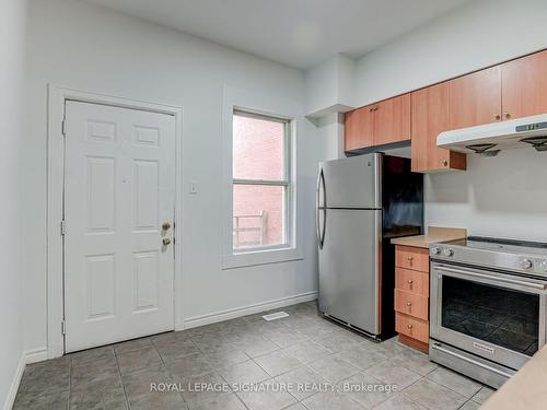 533 Victoria Pk Ave, Toronto, ON - Indoor Photo Showing Kitchen