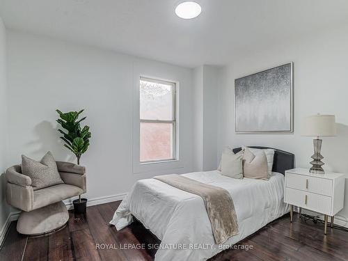 533 Victoria Pk Ave, Toronto, ON - Indoor Photo Showing Bedroom