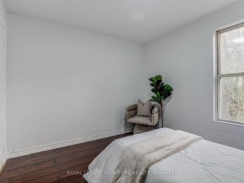 533 Victoria Pk Ave, Toronto, ON - Indoor Photo Showing Bedroom