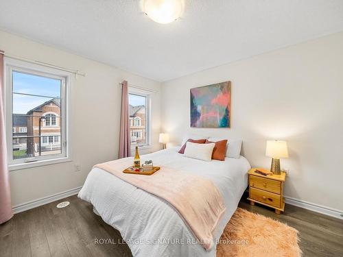 23 Mcgrath Ave, Richmond Hill, ON - Indoor Photo Showing Bedroom