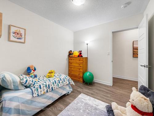 23 Mcgrath Ave, Richmond Hill, ON - Indoor Photo Showing Bedroom