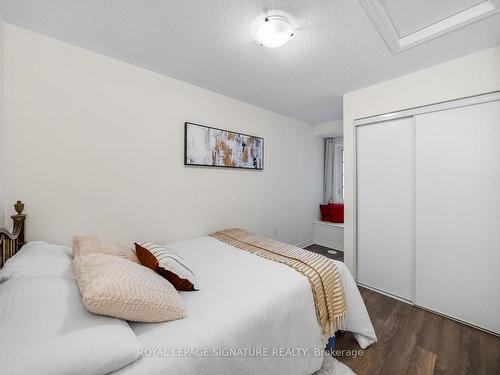 23 Mcgrath Ave, Richmond Hill, ON - Indoor Photo Showing Bedroom