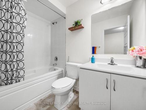 23 Mcgrath Ave, Richmond Hill, ON - Indoor Photo Showing Bathroom