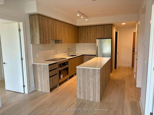 D-329-8 Beverley Glen Blvd, Vaughan, ON - Indoor Photo Showing Kitchen