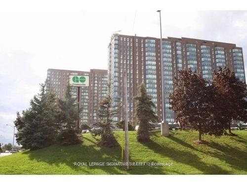 701-145 Hillcrest Ave, Mississauga, ON - Outdoor