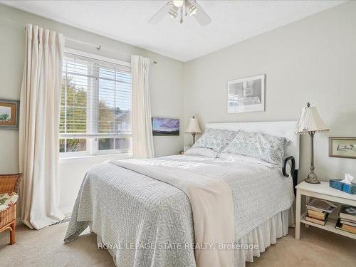 37 Willow Lane, Grimsby, ON - Indoor Photo Showing Bedroom