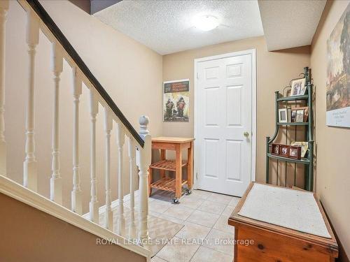 37 Willow Lane, Grimsby, ON - Indoor Photo Showing Other Room