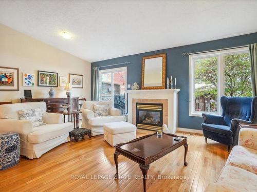 37 Willow Lane, Grimsby, ON - Indoor Photo Showing Living Room With Fireplace