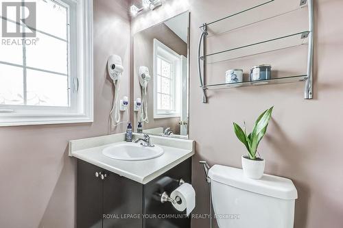 1226 Atkins Drive, Newmarket, ON - Indoor Photo Showing Bathroom