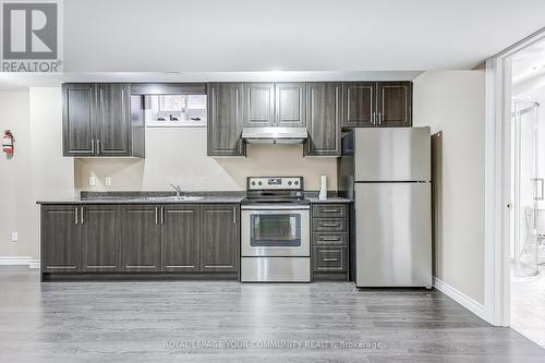 1226 Atkins Drive, Newmarket, ON - Indoor Photo Showing Kitchen