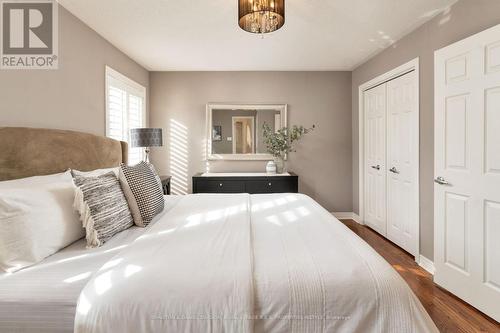 542 Vellore Woods Boulevard, Vaughan, ON - Indoor Photo Showing Bedroom