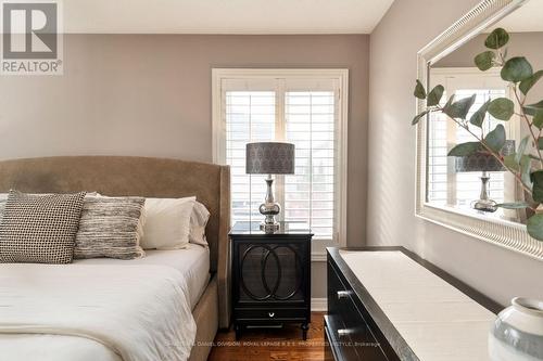 542 Vellore Woods Boulevard, Vaughan, ON - Indoor Photo Showing Bedroom