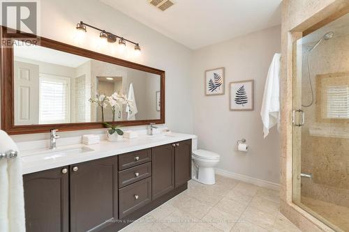 542 Vellore Woods Boulevard, Vaughan, ON - Indoor Photo Showing Bathroom