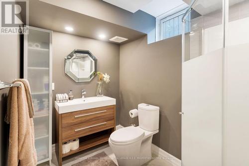 542 Vellore Woods Boulevard, Vaughan, ON - Indoor Photo Showing Bathroom