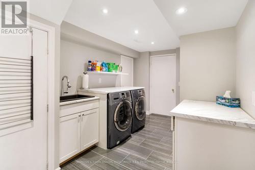 542 Vellore Woods Boulevard, Vaughan, ON - Indoor Photo Showing Laundry Room