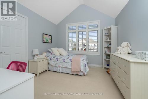 13 Beacon Hill Drive, Brampton, ON - Indoor Photo Showing Bedroom