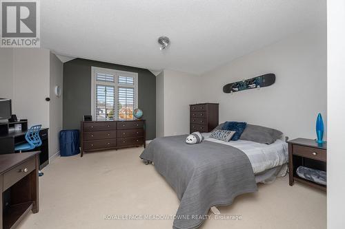 13 Beacon Hill Drive, Brampton, ON - Indoor Photo Showing Bedroom