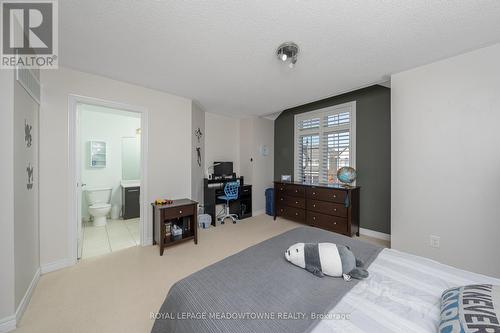 13 Beacon Hill Drive, Brampton, ON - Indoor Photo Showing Bedroom