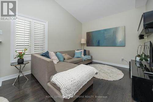 13 Beacon Hill Drive, Brampton, ON - Indoor Photo Showing Living Room