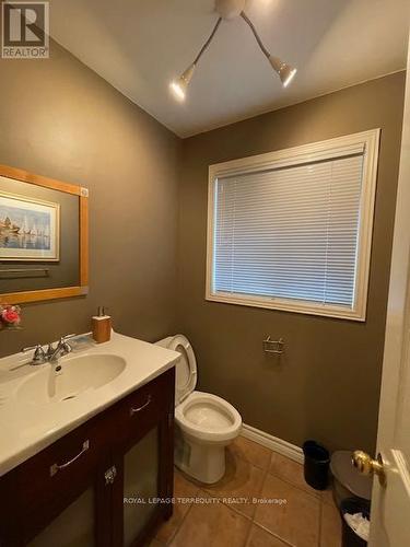 2547 Advent Court, Mississauga, ON - Indoor Photo Showing Bathroom