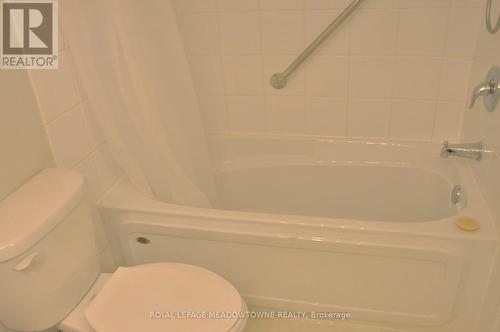 5 - 2056 Marine Drive, Oakville, ON - Indoor Photo Showing Bathroom