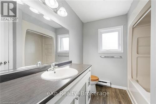 65 Queen Street, North Dundas, ON - Indoor Photo Showing Bathroom