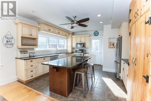 13590 Longwoods Road, Thamesville, ON - Indoor Photo Showing Kitchen