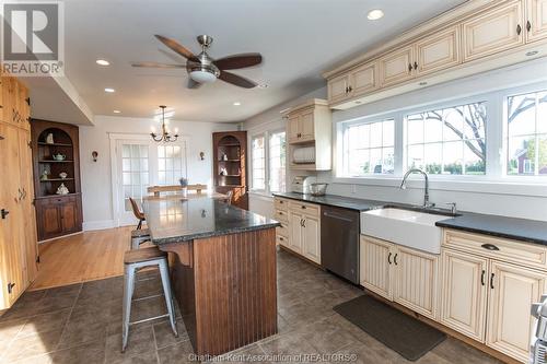 13590 Longwoods Road, Thamesville, ON - Indoor Photo Showing Kitchen