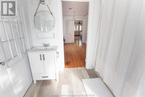 13590 Longwoods Road, Thamesville, ON - Indoor Photo Showing Bathroom