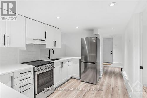 179B Cathcart Street, Ottawa, ON - Indoor Photo Showing Kitchen With Upgraded Kitchen