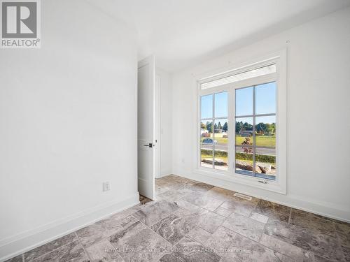 24 Keyzer Drive, Oro-Medonte, ON - Indoor Photo Showing Other Room