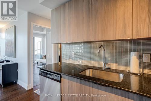 1123 - 30 Shore Breeze Drive, Toronto, ON - Indoor Photo Showing Kitchen