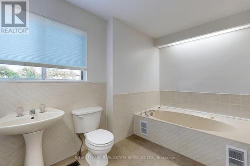 174 Alderbrae Avenue, Toronto, ON - Indoor Photo Showing Bathroom