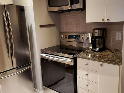 39-11 Niagara St, Toronto, ON - Indoor Photo Showing Kitchen